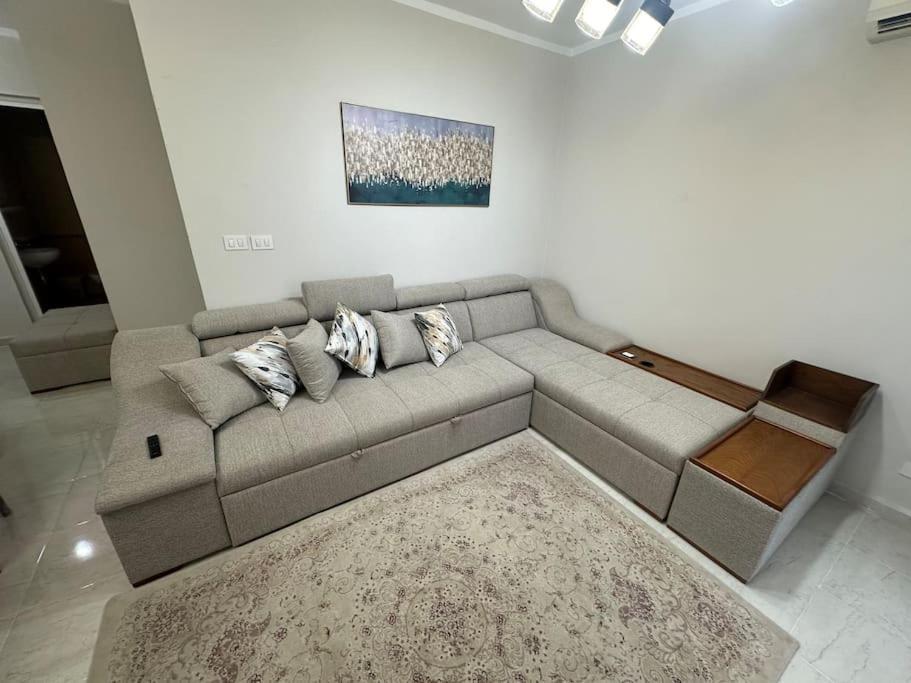 Apartment Modern Comforts Await! Spacious 2br 2bath W Free Wifi Stylish Furniture